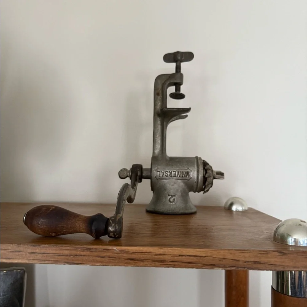 Vintage Meat Grinder Universal No. 2 Food Hand Crank Made In USA